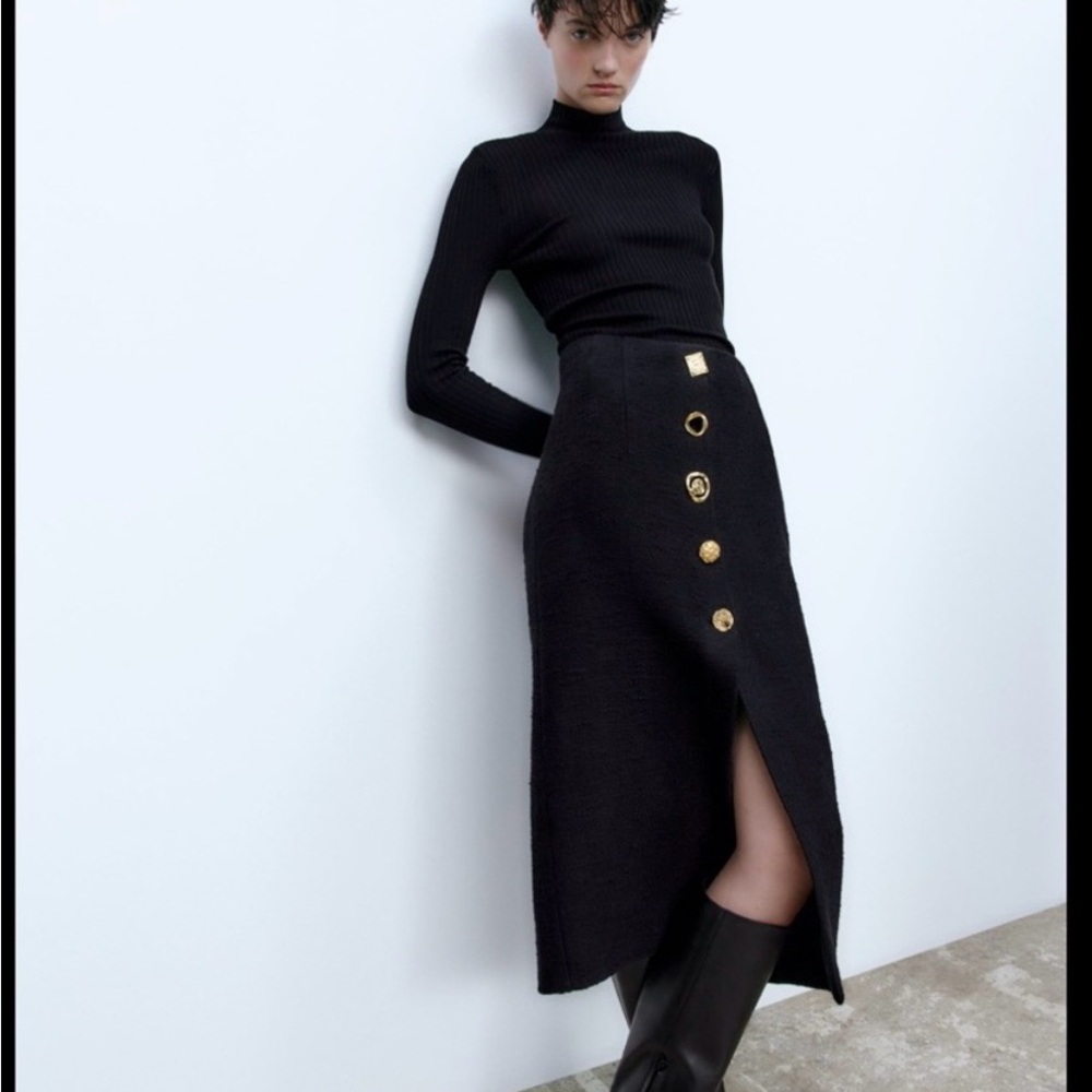 Zara black textured high-waisted midi pencil skirt with unique gold buttons. S - Picture 1 of 10